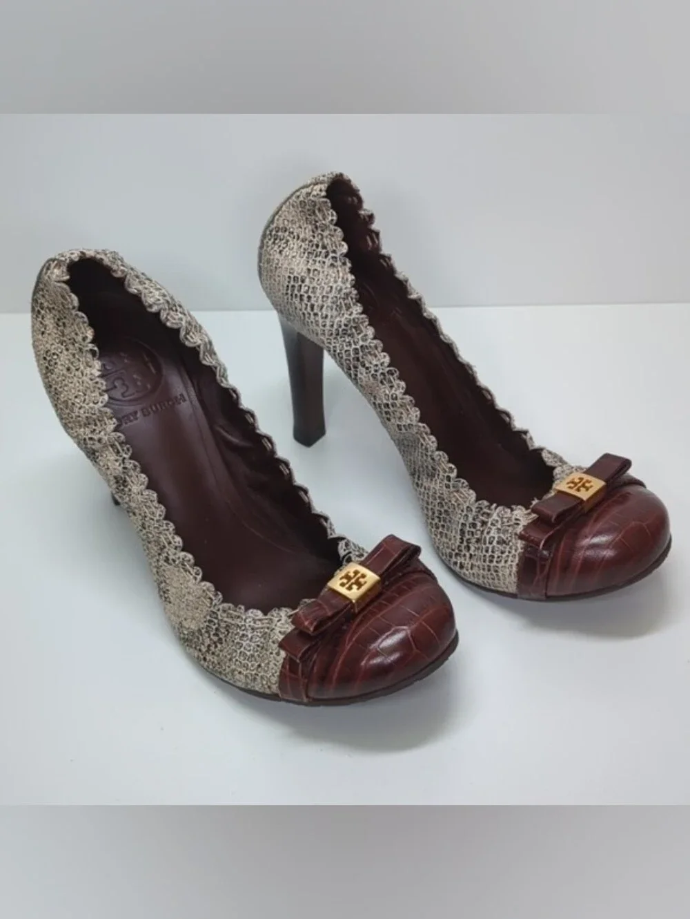 Tory Burch Scalloped Bow Accent Heels